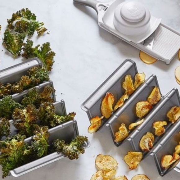 Pampered Chef V-Shaped Baking Pans Non Stick Taco Holders, Set of 2 #100101 - Picture 5 of 7